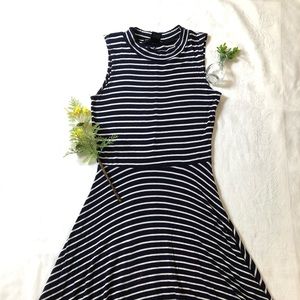 ✨NWOT✨Skater dress